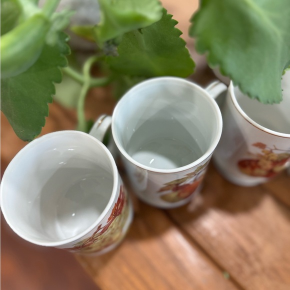 Vintage Japan pedestal‎ mugs fruits Elegant White Ceramic Fruit Design Mugs Set - Picture 2 of 5